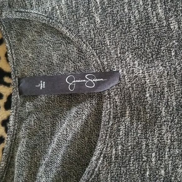 Jessica Simpson, size large, grey top.  Key hole shoulders, 3/4 length sleeves - Picture 2 of 5